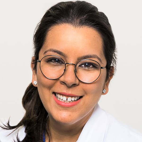 Dre Fairouz Chouikh, Montréal Oral & Maxillofacial Surgeon